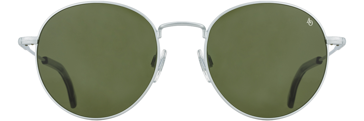 Bild für „Shoppen Sie unsere silberne Sonnenbrillenkollektion“.