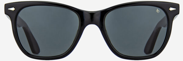 Bild für „Shoppen Sie unsere schwarze Sonnenbrillenkollektion“.